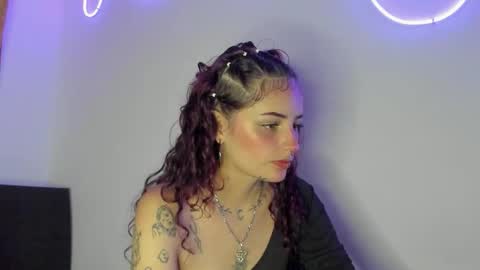 Snapshot of luaar_moon chatting on 01-15-26, 09:51 Jenn online show from 01-15-26, 09:51