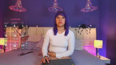 Luan online show from 10-28-25, 01:25