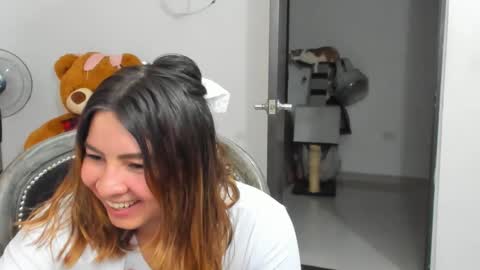 luara__01__lecat_1 online show from 11-12-25, 01:50