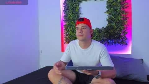 Snapshot of luc_sforza chatting on 10-30-25, 01:12 luc_sforza online show from 10-30-25, 01:12