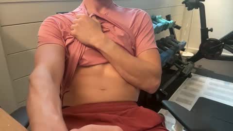 Snapshot of luca1010101010 chatting on 11-06-25, 06:20 luca1010101010 online show from 11-06-25, 06:20