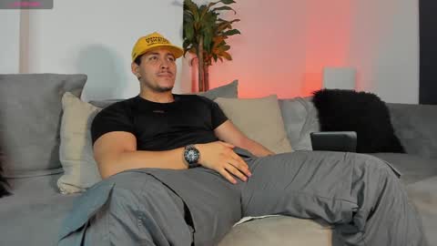 LUCA SANTOS online show from 02-01-25, 05:07