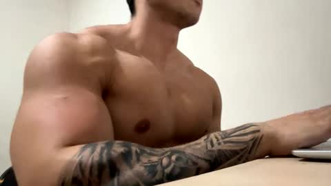 Snapshot of lucasfit24 chatting on 01-31-25, 02:37 lucasfit24 online show from 01-31-25, 02:37