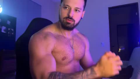 lucasfit24 online show from 11-25-25, 02:33