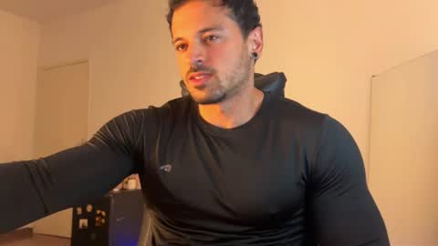Snapshot of lucasfit24 chatting on 06-27-26, 01:32 lucasfit24 online show from 06-27-26, 01:32