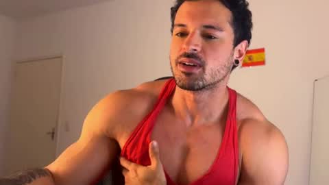Snapshot of lucasfit24 chatting on 07-12-26, 04:42 lucasfit24 online show from 07-12-26, 04:42