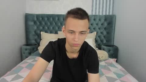 Snapshot of lucaskaur chatting on 07-18-26, 12:09 lucaskaur online show from 07-18-26, 12:09