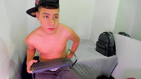 Snapshot of lucastorrez01 chatting on 06-04-26, 11:44 LUCAS TORREZ online show from 06-04-26, 11:44