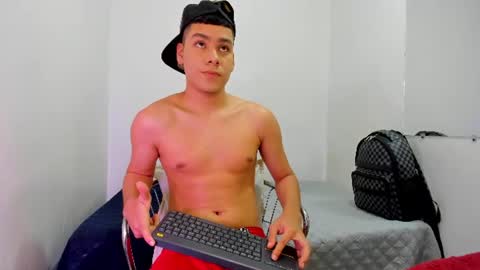 Snapshot of lucastorrez01 chatting on 06-11-26, 11:25 LUCAS TORREZ online show from 06-11-26, 11:25