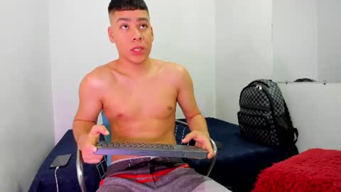 Snapshot of lucastorrez01 chatting on 06-27-26, 07:41 LUCAS TORREZ online show from 06-27-26, 07:41