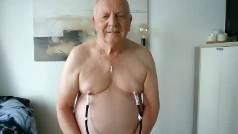 lucbottom031249 online show from 04-19-26, 05:07