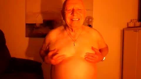 Snapshot of lucbottom031249 chatting on 04-28-26, 02:10 lucbottom031249 online show from 04-28-26, 02:10