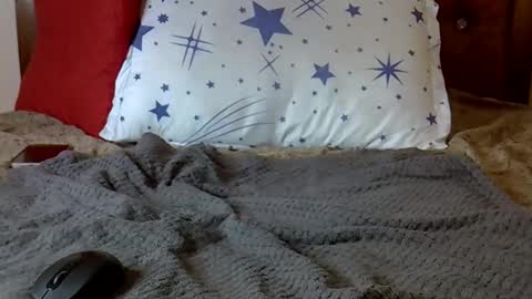 Luchia online show from 12-22-25, 06:54