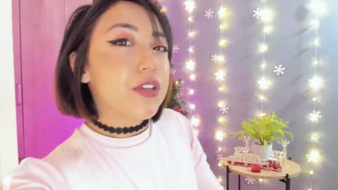 Snapshot of luci_fer15 chatting on 12-13-24, 01:26 Luci y Fer online show from 12-13-24, 01:26