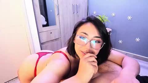 Snapshot of luci_fer15 chatting on 02-22-25, 01:44 Luci y Fer online show from 02-22-25, 01:44