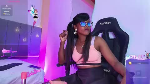 Snapshot of lucia01m chatting on 05-16-26, 07:23 lucia01m online show from 05-16-26, 07:23