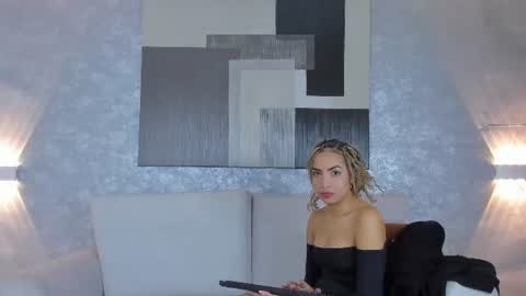 Snapshot of lucia_janne chatting on 06-30-26, 10:22 Lucla online show from 06-30-26, 10:22