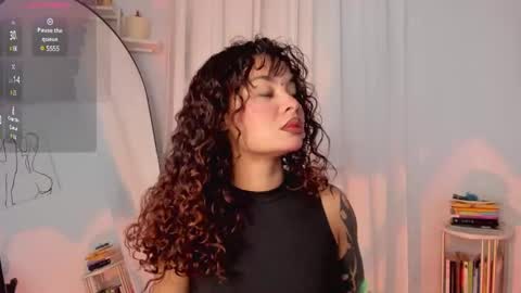 Lucia online show from 02-10-25, 02:52