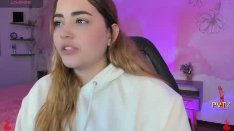 lucia star  online show from 02-12-25, 05:58