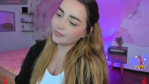 lucia star  online show from 02-13-25, 05:48