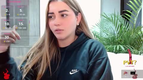 lucia star  online show from 10-31-25, 02:34