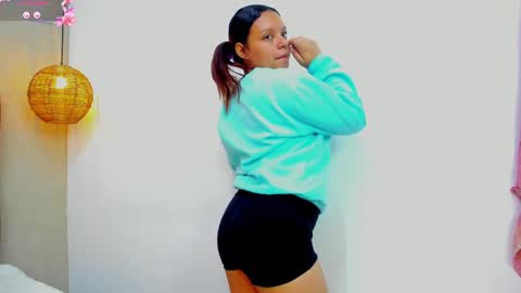 LUCIA  online show from 09-12-25, 01:00