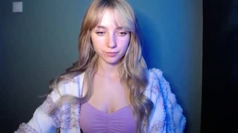 Lucy online show from 11-25-25, 07:47