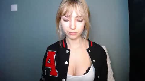 Lucy online show from 02-12-26, 07:47