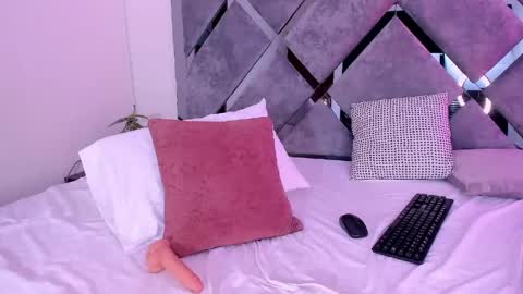 Snapshot of luciagray chatting on 05-26-26, 11:34 Lucia Gray online show from 05-26-26, 11:34