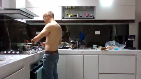 LucianNeo online show from 11-28-25, 03:36