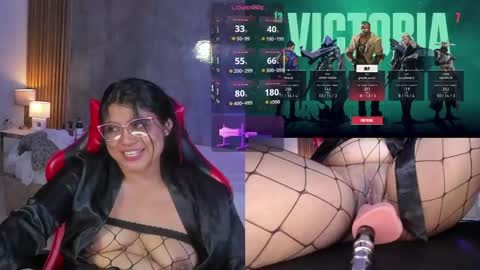 Lucia online show from 05-06-26, 05:07