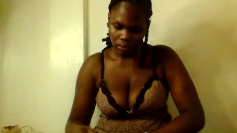Snapshot of luciaresa chatting on 07-12-26, 02:02 luciaresa online show from 07-12-26, 02:02