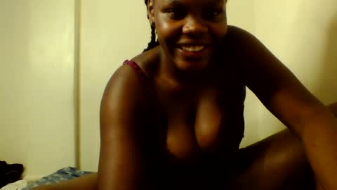 Snapshot of luciaresa chatting on 07-21-26, 01:35 luciaresa online show from 07-21-26, 01:35