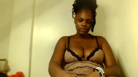 Snapshot of luciaresa chatting on 07-25-26, 03:15 luciaresa online show from 07-25-26, 03:15