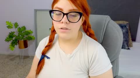 Lucie   online show from 12-21-24, 08:00