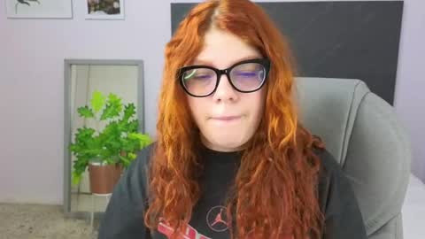 Lucie   online show from 01-07-25, 07:38