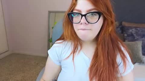 Lucie   online show from 01-12-25, 07:43