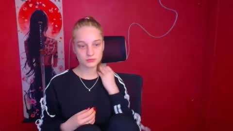 Lucie online show from 11-16-25, 06:13