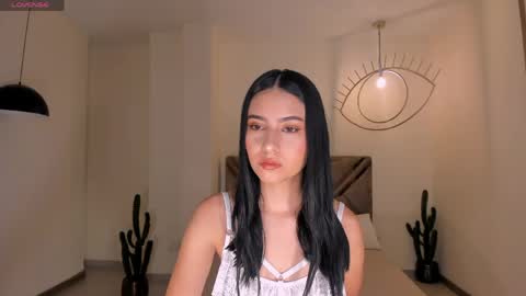 Lucie Martin online show from 04-21-26, 07:50