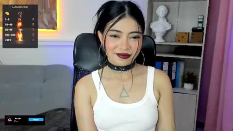 Lucy  online show from 06-27-26, 08:47