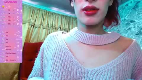 Snapshot of lucii_19 chatting on 02-14-25, 03:47 Lucia online show from 02-14-25, 03:47