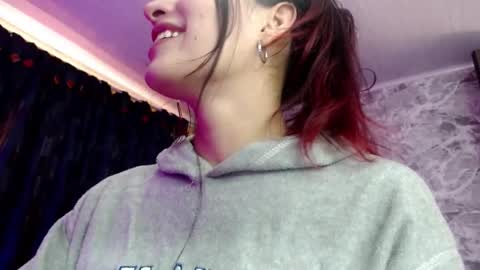 Snapshot of lucii_19 chatting on 11-18-25, 03:49 Lucia online show from 11-18-25, 03:49