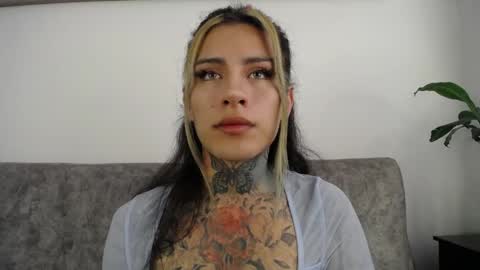 luciiana online show from 04-21-26, 03:07