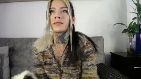 luciiana online show from 04-24-26, 12:51