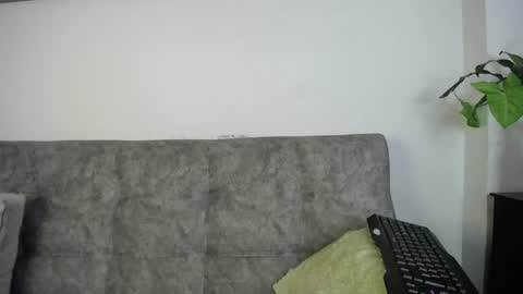 Snapshot of luciiana_lol chatting on 05-04-26, 12:12 luciiana online show from 05-04-26, 12:12