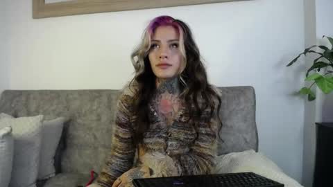 Snapshot of luciiana_lol chatting on 05-13-26, 08:16 luciiana online show from 05-13-26, 08:16
