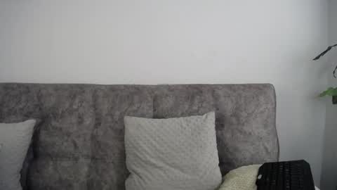 Snapshot of luciiana_lol chatting on 05-15-26, 06:04 luciiana online show from 05-15-26, 06:04