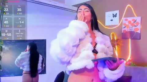 LUCY CORREA online show from 07-31-26, 04:45