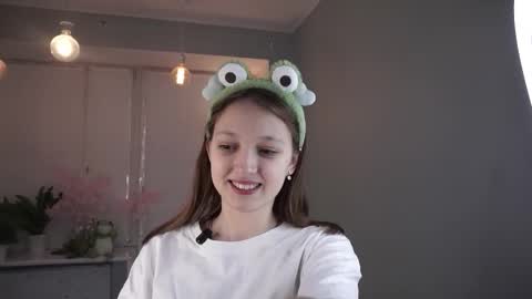 Mira online show from 12-18-25, 05:08