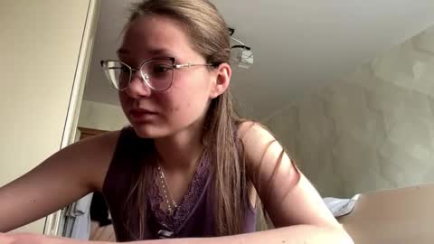 Snapshot of lucindascercy chatting on 04-24-26, 06:16 Maya online show from 04-24-26, 06:16